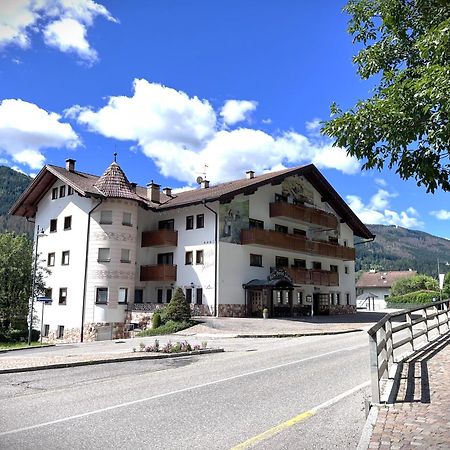Hotel Villa Jolanda Ziano di Fiemme Exterior foto